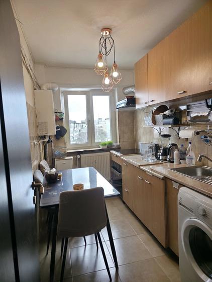 Apartament cu 3 camere decomandat în 1 Mai