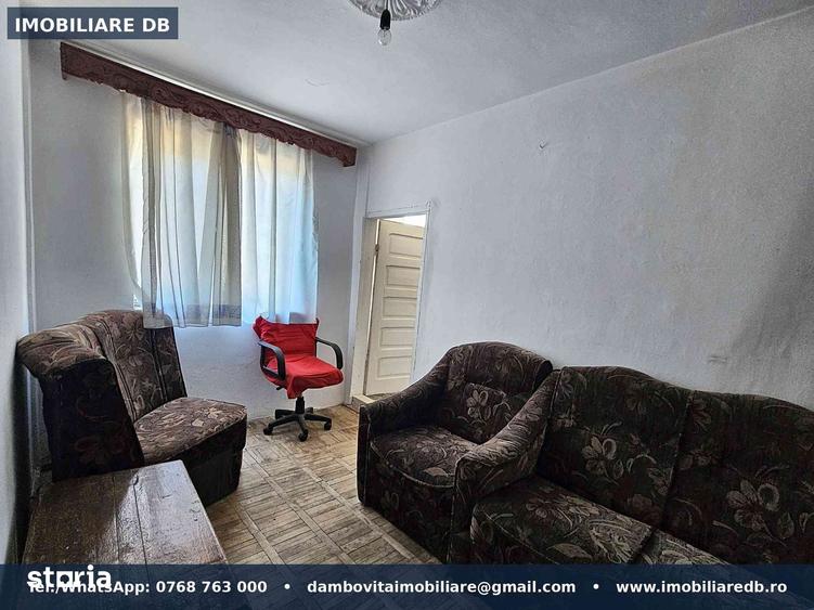 Apartament cu 3 camere semidecomandat în Micro 9