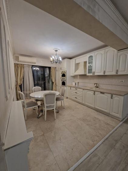 Apartament cu 3 camere, mobilat în Nerva Traian
