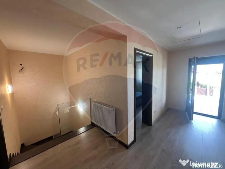 Casă cu 4 camere cu Teren 300 Mp în Central