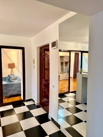 Apartament cu 2 camere decomandat, mobilat în Central