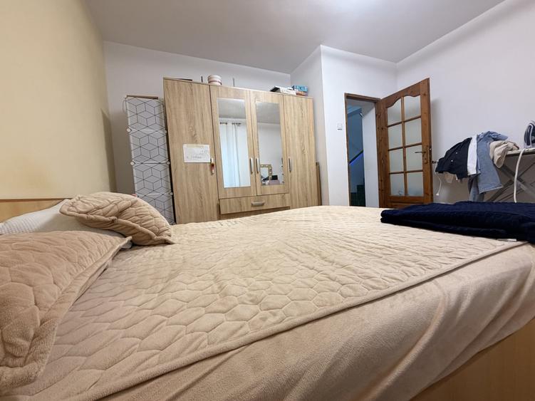 Casă individuală cu 7 camere cu Canalizare în Dâmbovița