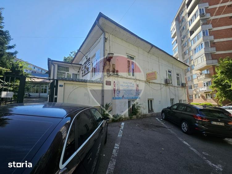 Casă cu 4 camere cu Teren 1302 Mp în Central