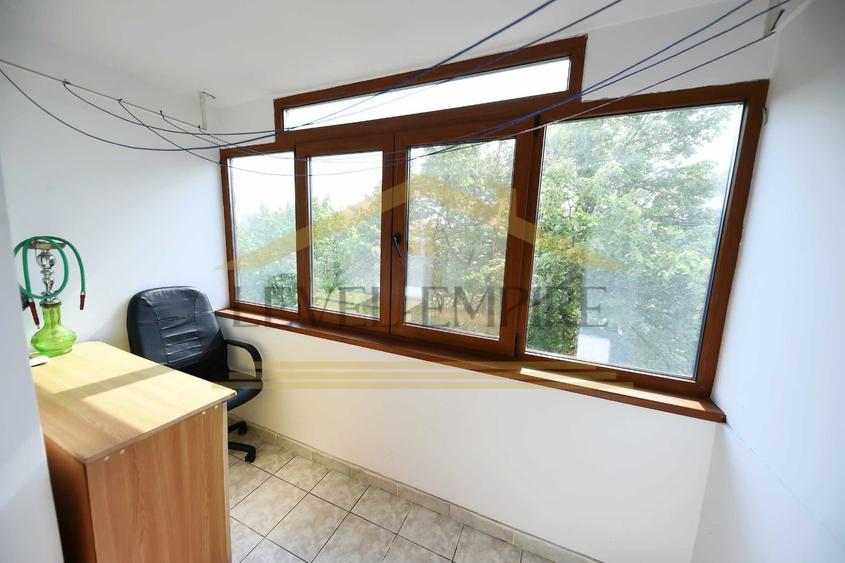 Apartament cu 3 camere semidecomandat, mobilat în Gorjului