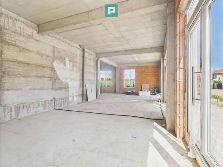 Spațiu comercial, de 101 mp, în Freidorf