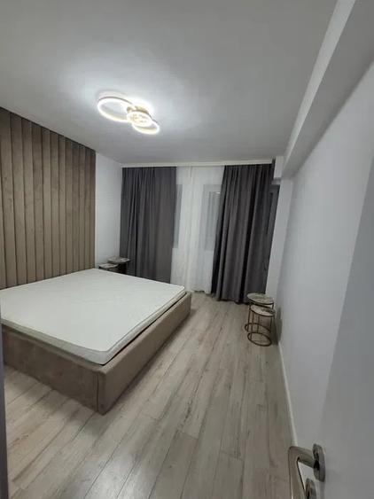 Apartament cu 2 camere decomandat, mobilat în P-ța Alba Iulia