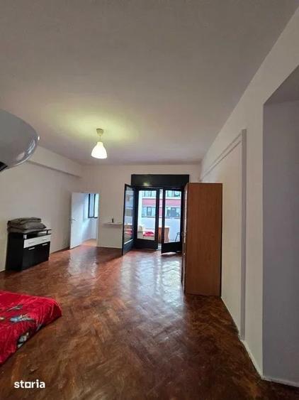Apartament cu 4 camere decomandat în Centrul Civic
