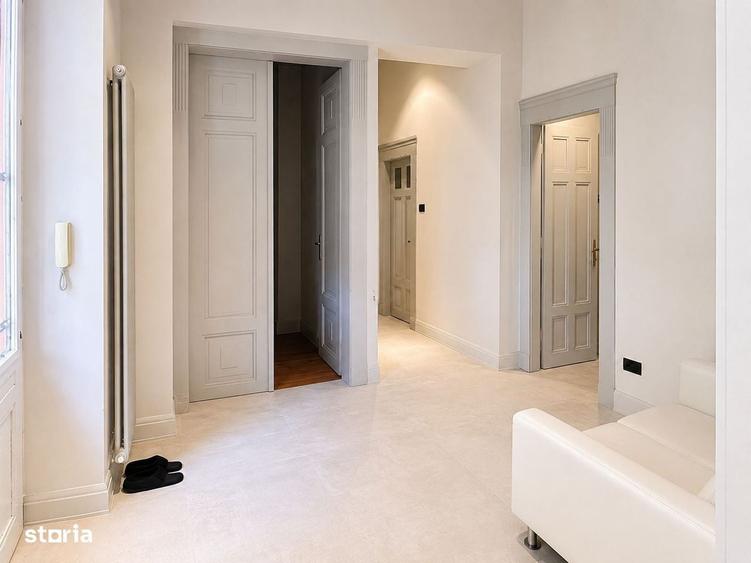 Apartament cu 3 camere în P-ța Victoriei