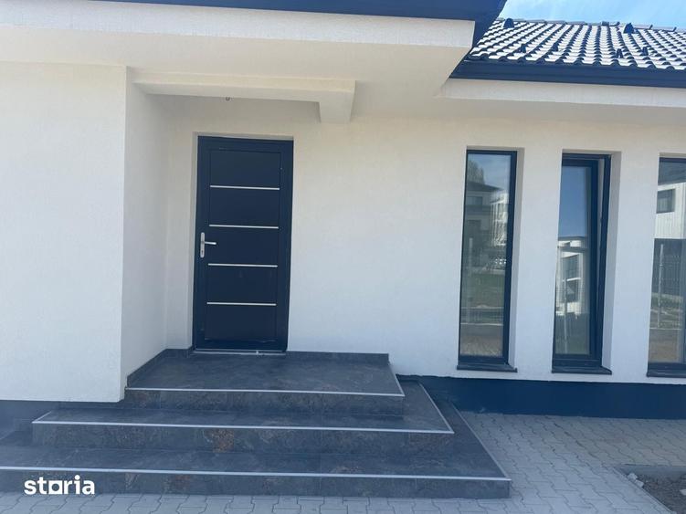 Casă cu 4 camere cu Teren 400 Mp în Central