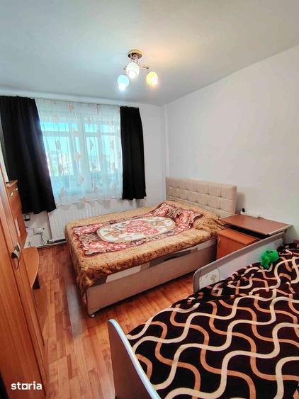 Apartament cu 4 camere decomandat în Cetate