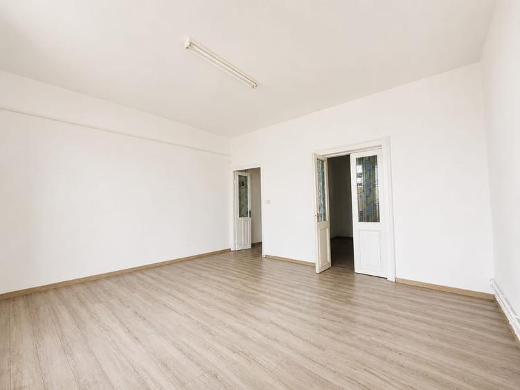 Apartament cu 2 camere decomandat în Republicii