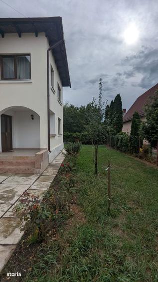 Casă cu 5 camere cu Teren 500 Mp în Central