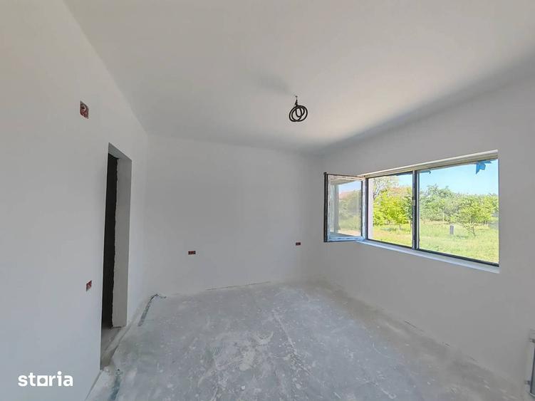 Casă cu 4 camere cu Teren 400 Mp în Crevedia