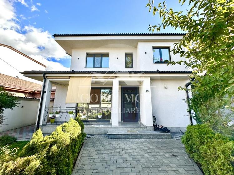 Casă individuală cu 5 camere cu Canalizare în Andronache