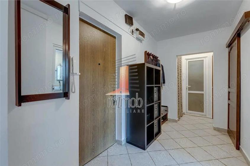 Apartament cu 2 camere decomandat în Victoriei