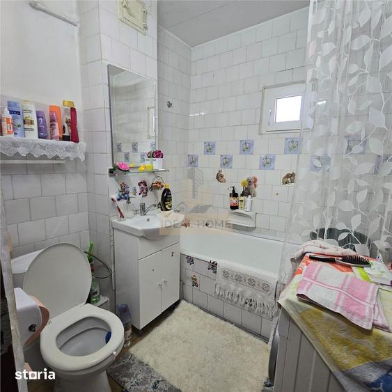 Apartament cu 3 camere decomandat în Dacia