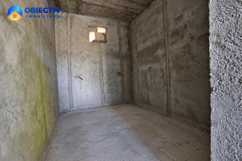 Casă individuală cu 5 camere cu Teren 1400 Mp în Central
