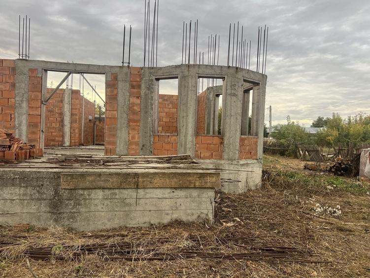 Casă cu 4 camere în Central