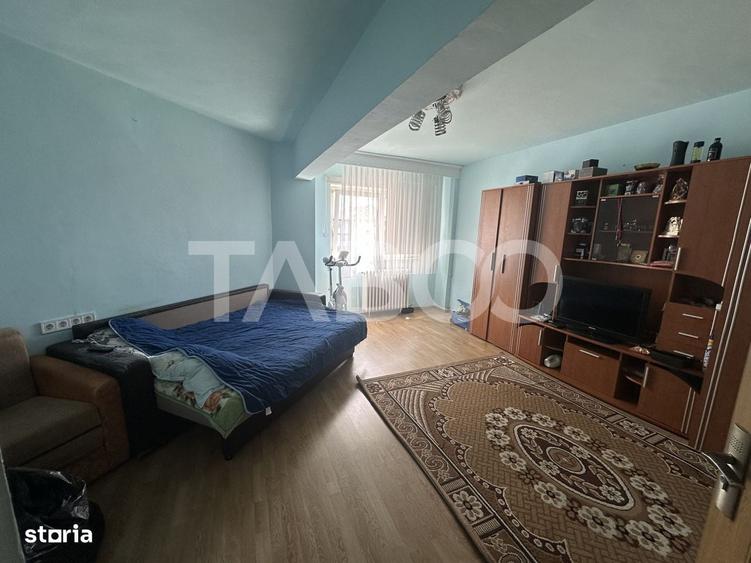 Apartament cu 2 camere decomandat în Ștrand