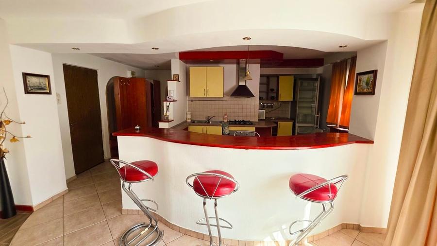 Apartament cu 2 camere decomandat, mobilat în Decebal