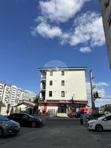 Apartament cu 3 camere semidecomandat, mobilat în Dudu