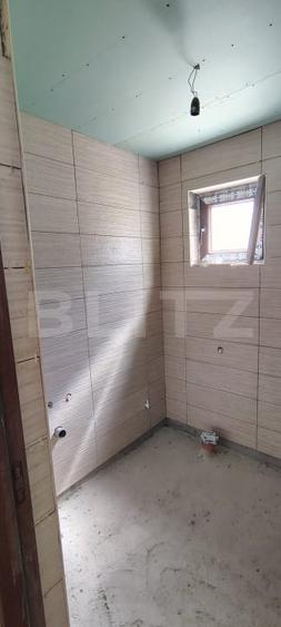 Casă individuală cu 7 camere cu Canalizare în Mărișel