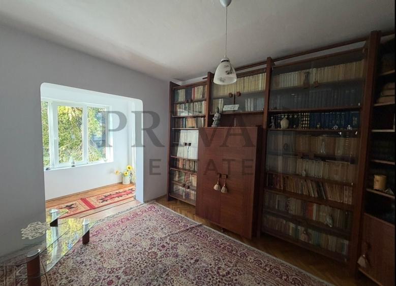 Apartament cu 3 camere decomandat, mobilat în Girocului