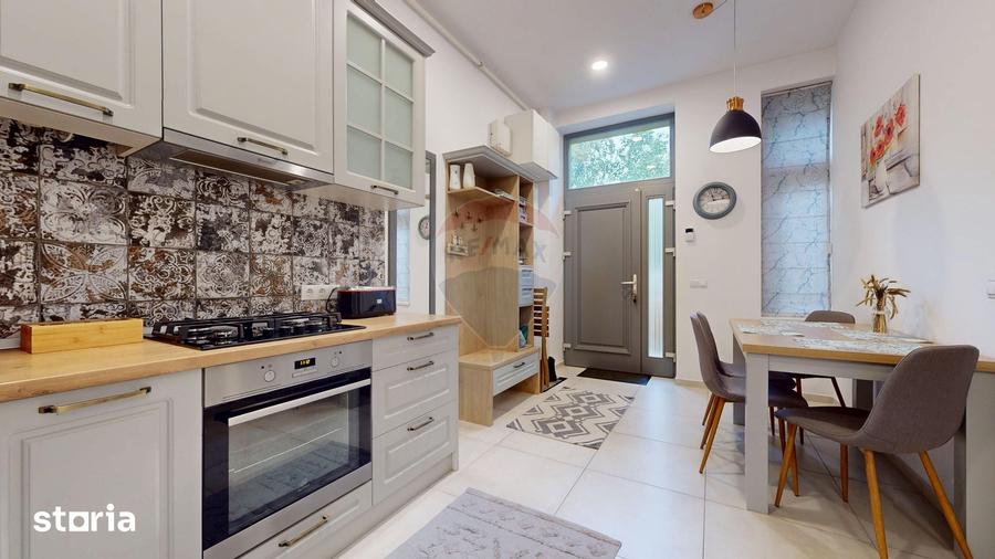 Apartament cu 3 camere decomandat în 15 Noiembrie