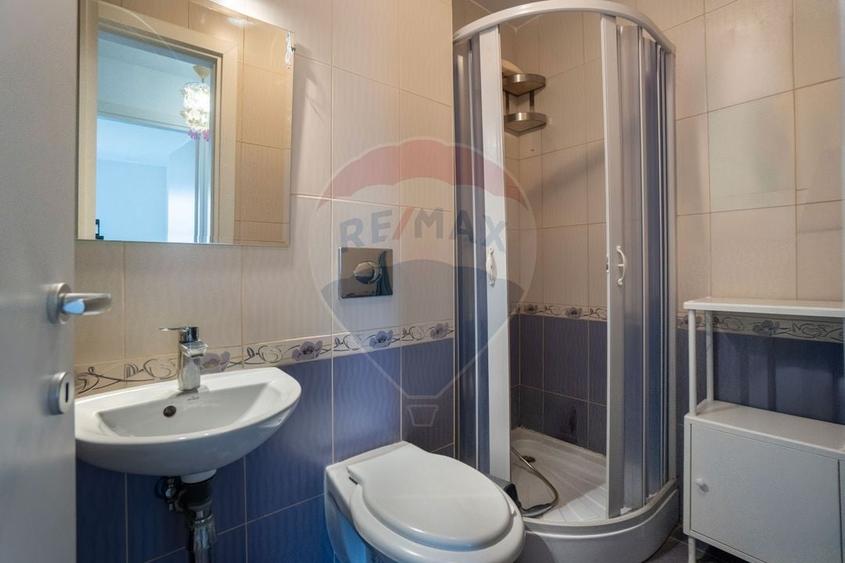 Apartament cu 3 camere decomandat, mobilat în Tractorul