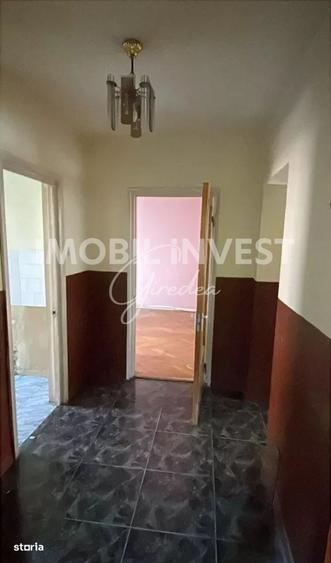 Apartament cu 4 camere în Cetate