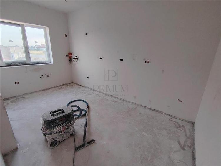Duplex cu 4 camere cu Canalizare în Moșnița Veche