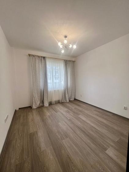 Apartament cu 3 camere decomandat în Florești