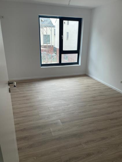 Duplex cu 5 camere cu Canalizare în Central