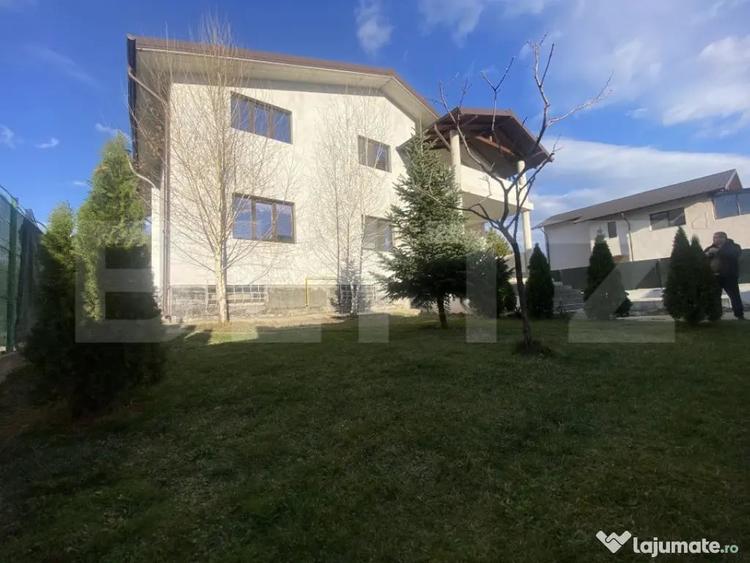 Casă cu 7 camere cu Teren 1100 Mp în Bucov