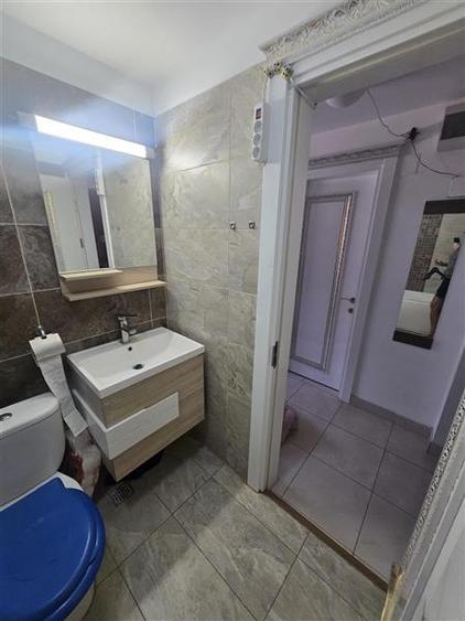 Apartament cu 2 camere semidecomandat în Tei