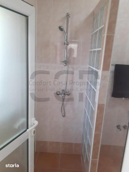 Casă cu 8 camere cu Teren 60 Mp în Unirii