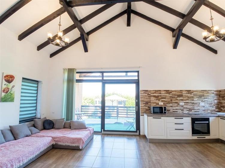 Casă cu 4 camere cu Teren 600 Mp în Chișirid