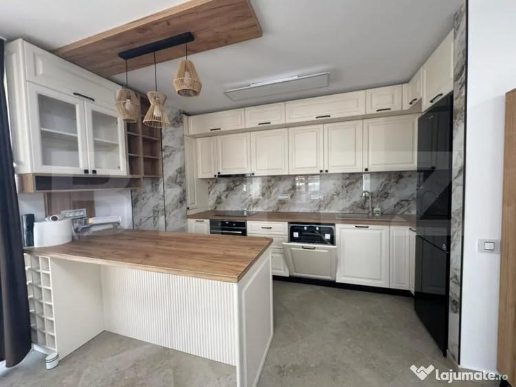 Apartament cu 4 camere semidecomandat în Central