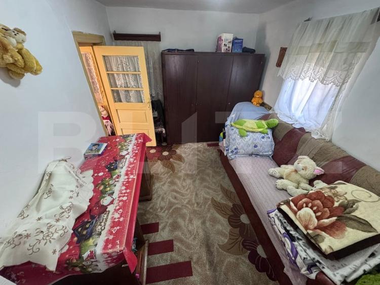 Casă individuală cu 5 camere cu Teren 2300 Mp în Exterior Sud