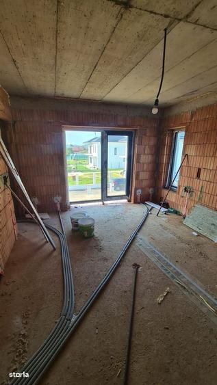 Casă cu 4 camere cu Teren 460 Mp în Curtea de Argeș