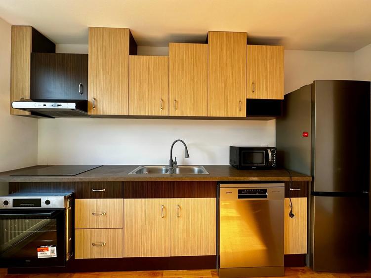 Apartament cu 2 camere, mobilat în Zorilor