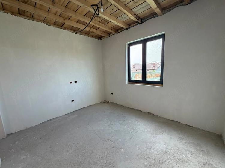 Casă cu Teren 250 Mp în Central