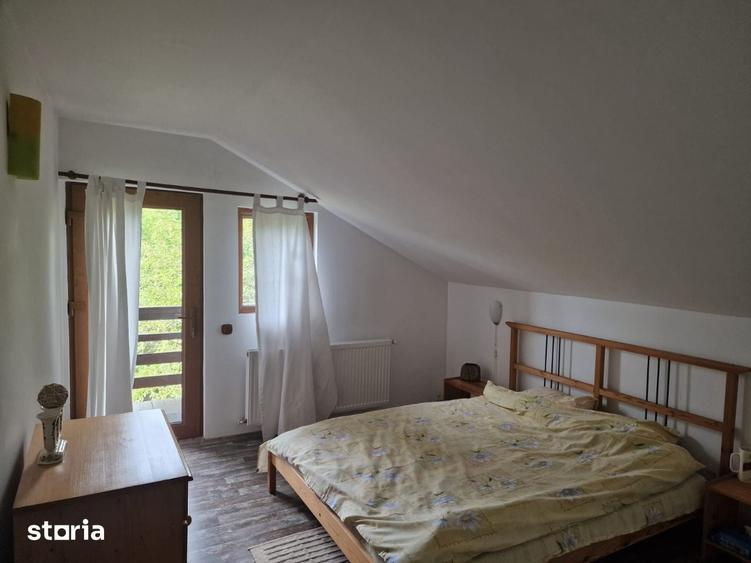 Casă cu 5 camere cu Teren 2000 Mp în Comarnic