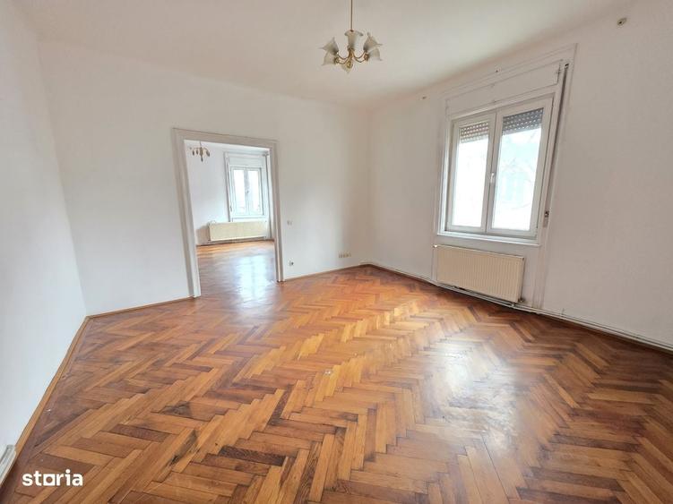 Casă cu 4 camere în Ultracentral