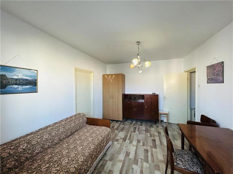Apartament cu 2 camere nedecomandat în Hipodrom 4