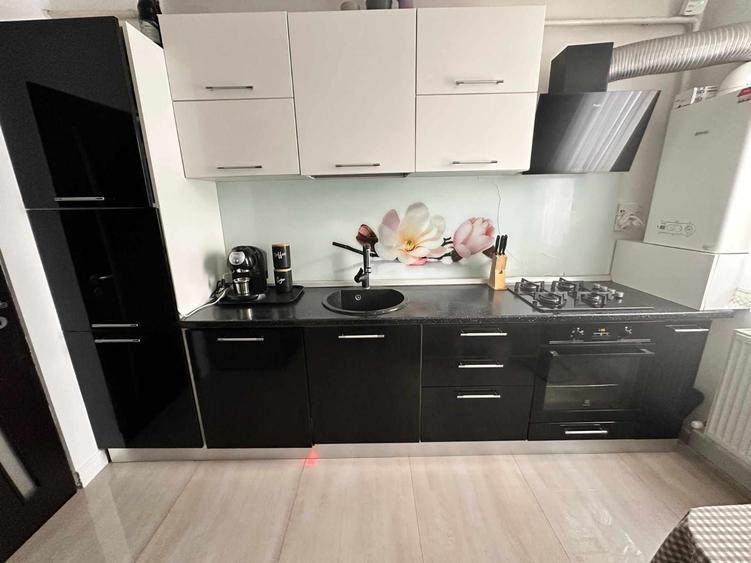 Apartament cu 3 camere decomandat în Bucium