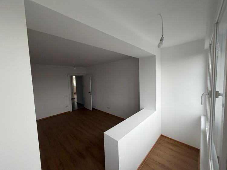 Apartament cu 3 camere semidecomandat în Iancului