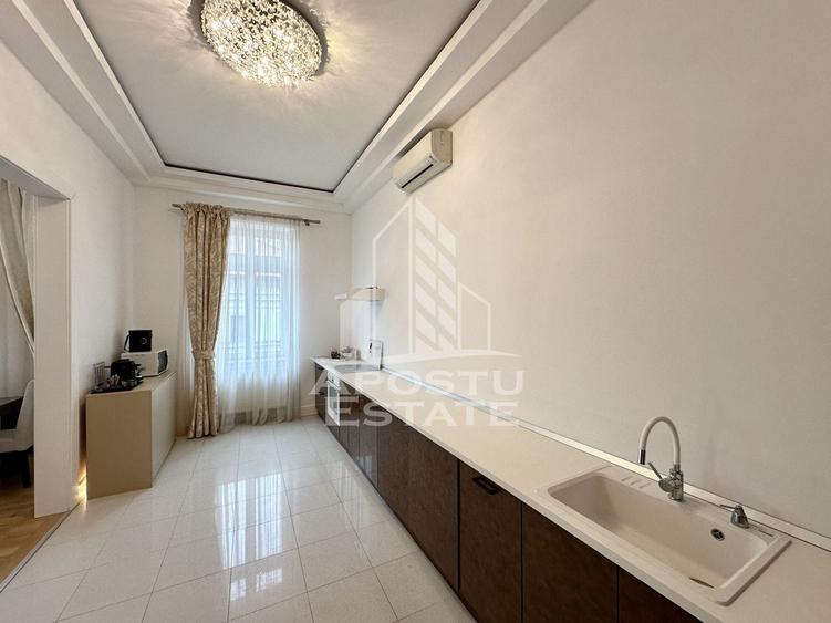 Apartament cu 3 camere decomandat, mobilat în Neptun