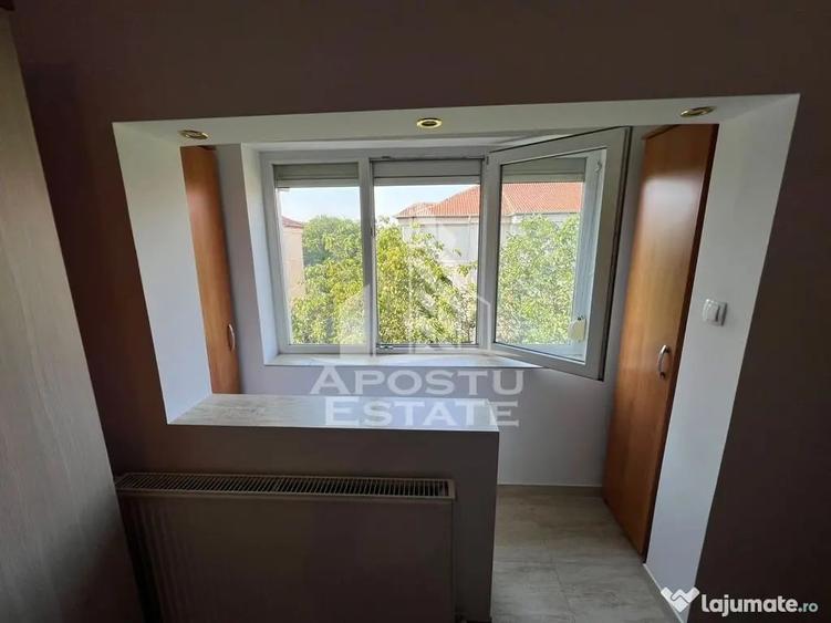 Garsonieră decomandată în Lipovei