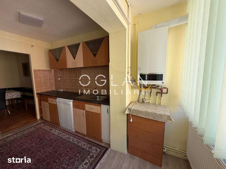 Apartament cu 3 camere decomandat în Vasile Aaron